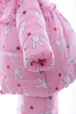 Комбінезон для дівчинки на холлофайбері Babykroha з принтом зайчиків Малюк рожевий