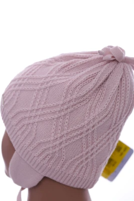 Шапка в'язка для дівчинки на трикотажі Стразик пудровий
