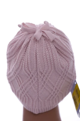 Шапка в'язка для дівчинки на трикотажі Стразик пудровий