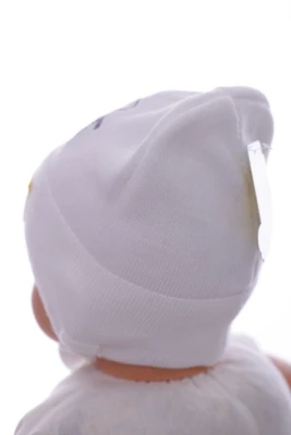 Шапка в'язка для хлопчика на трикотажі Car біла