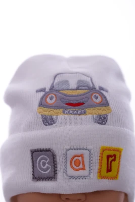 Шапка в'язка для хлопчика на трикотажі Car біла