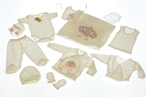 Набір для новонародженої дівчинки трикотажний