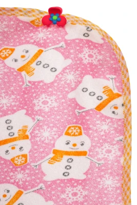 Клейонка-пелюшка для дівчинки рожева Сніговик 50*70 см Murat Baby
