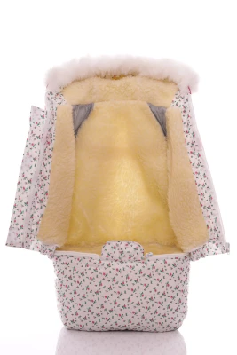 Комбінезон Конверт для дівчинки на хутрі Babykroha з принтом трояндок Трійка білий