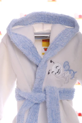 Халат з бджілкою