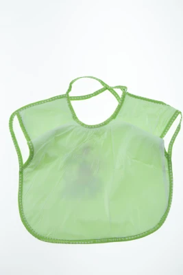 Нагрудник трикотажний на зав'язках 25*30 см Африка зелений