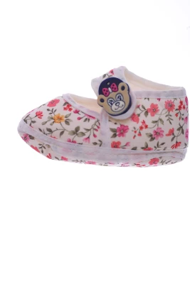 Пінетки для дівчинки на липучці з рожеві квіти.