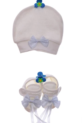 Пінетки та шапка для хлопчика трикотажні з блакитним бантом.