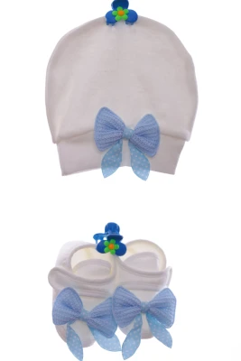 Пінетки та шапка для хлопчика трикотажні з блакитним бантиком.