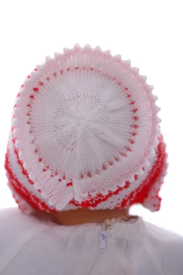 чепчик в'язаний