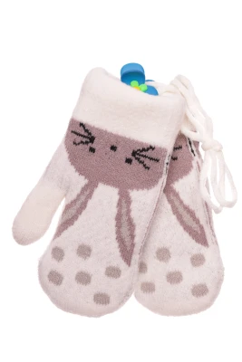 Рукавички для дівчинки в'язка на траві з зайчиком у горох білі