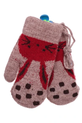 Рукавички для дівчинки в'язка на траві з зайчиком у горох сірі