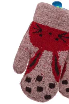Рукавички для дівчинки в'язка на траві з зайчиком у горох сірі