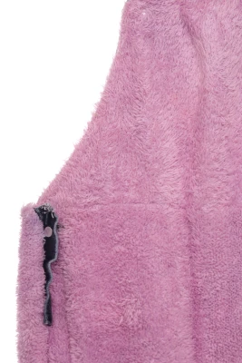 Джинсовий комбінезон для дівчинки на траві з зайчиком синій